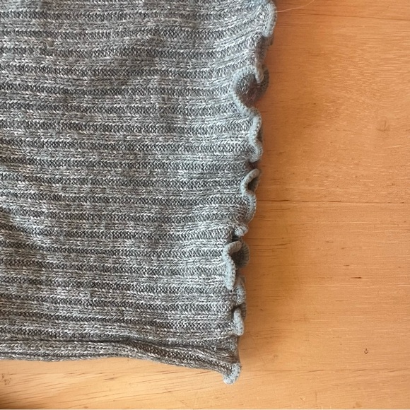 GARAGE Lettuce edge cropped long sleeve top - Picture 7 of 7